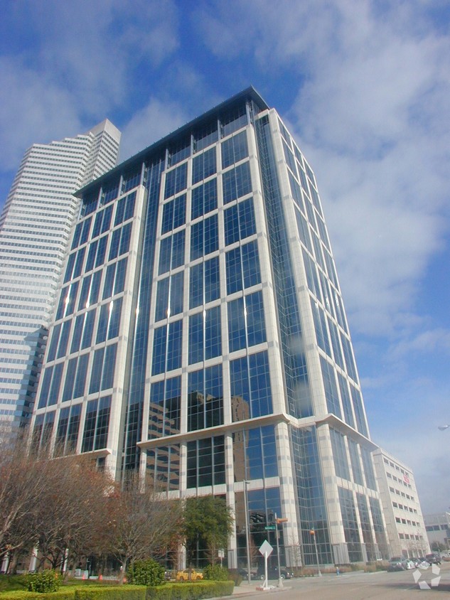 1401 McKinney Street Capital Realty Group