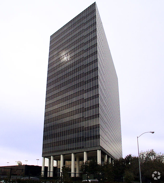 24 Greenway Plaza Capital Realty Group