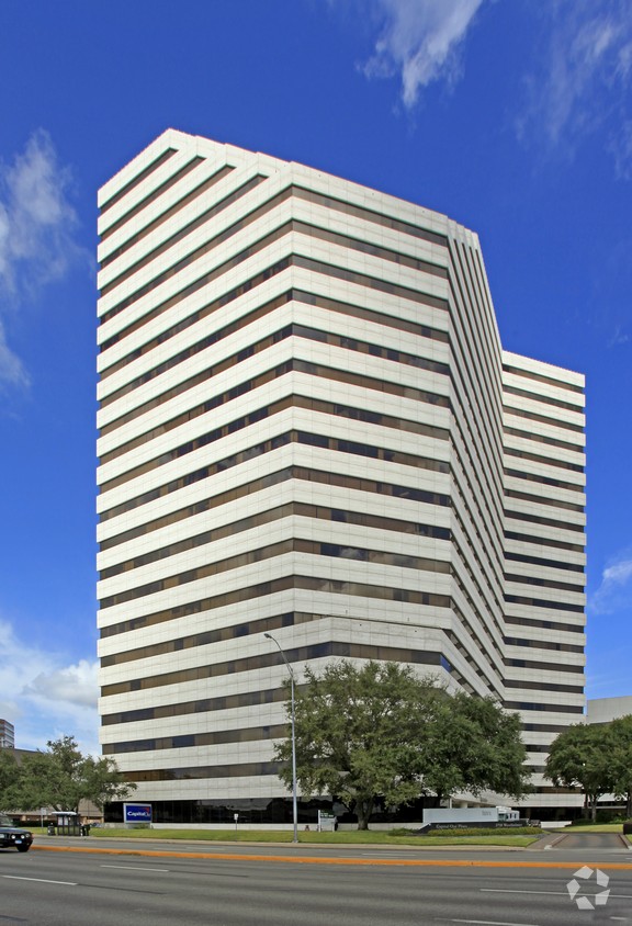 5718 Westheimer Road Capital Realty Group