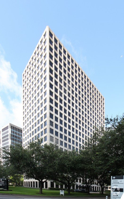 2000 West Loop South Capital Realty Group