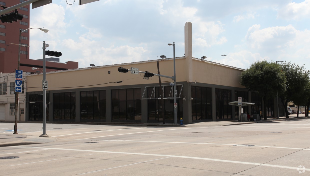 1801 San Jacinto Street Capital Realty Group