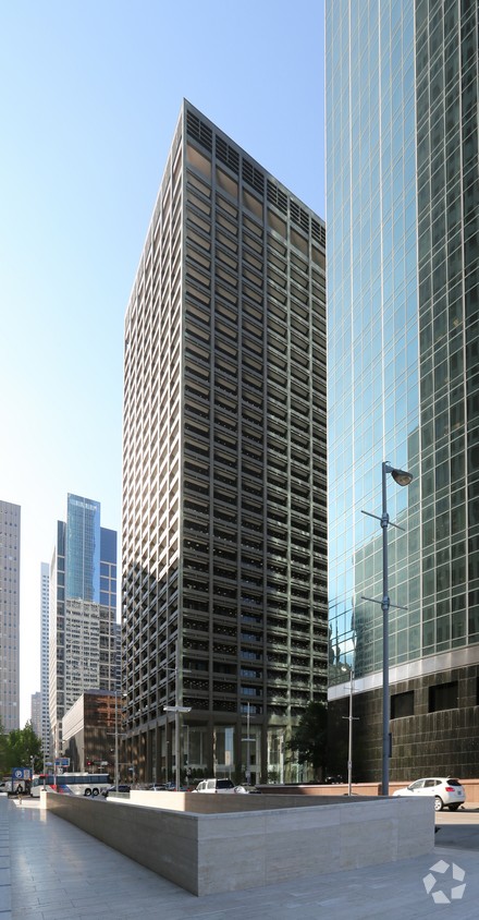 1001 Louisiana Street - Capital Realty Group