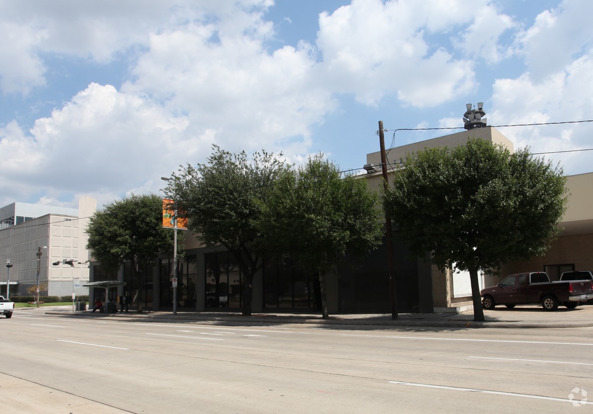 1801 San Jacinto Street Capital Realty Group