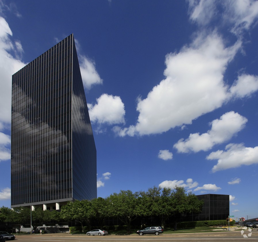 24 Greenway Plaza Capital Realty Group