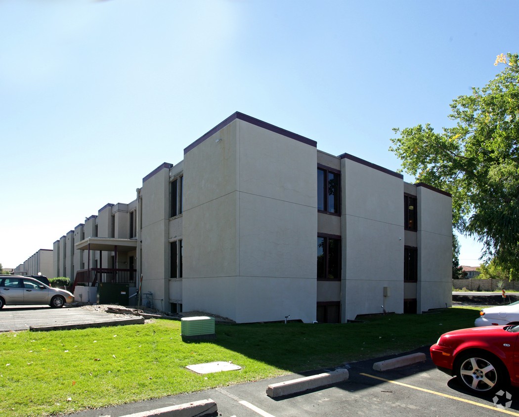 1582 S Parker Road Capital Realty Group