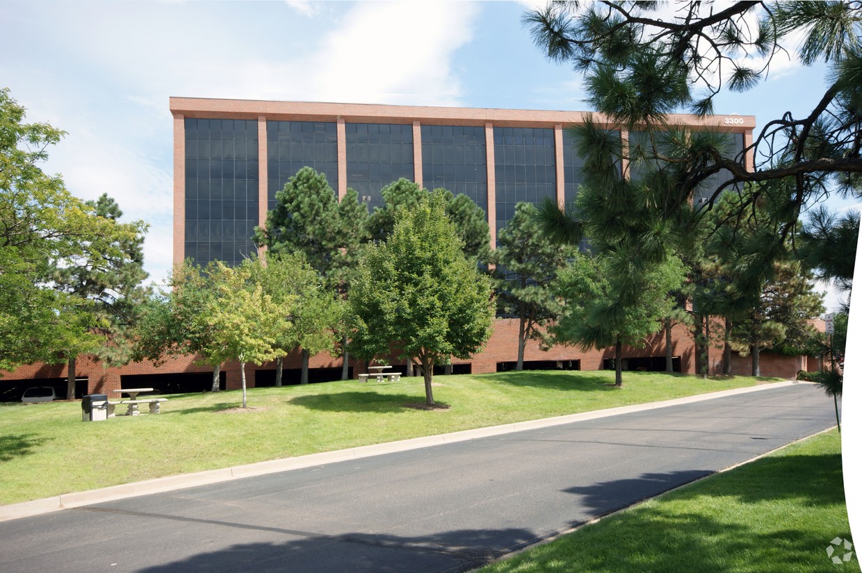 3300 S Parker Road Capital Realty Group